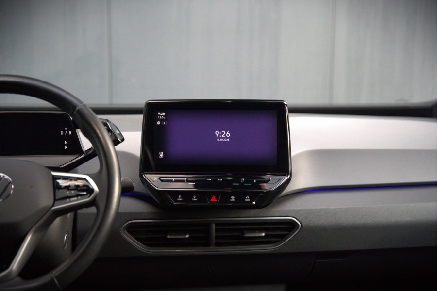 Volkswagen ID.3 Life 58 kWh | Stoelverwarming | Stuurverwarming | Adaptive Cruise Control | Navigatie | Standkachel | Keyless | Parkeersensoren | LED | Apple Carplay | BTW |