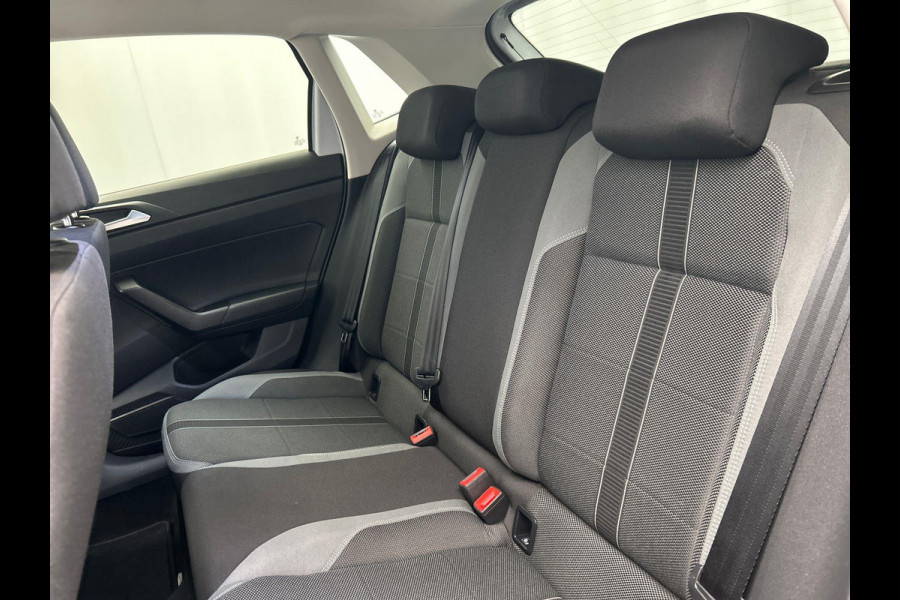 Volkswagen Polo 1.0 TSI Highline Business R Line Carplay Adaptive-cruise Virtual-cockpit Camera