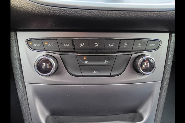 Opel Astra Sports Tourer 1.0 Edition+ Navi, Clima, Camera, PDC, 17" LMV, incl 12 MAANDEN BOVAGGARANTIE Opel Astra Sports Tourer 1.0 Edition+ Navi, Clima, Camera, PDC, 17" LMV, incl 12 MAANDEN BOVAGGARANTIE
