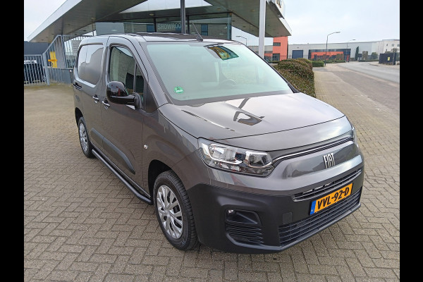 Fiat Doblò 1.5D 100pk L1 1000kg, 3-zitter, Airco, PDC, Camera, Trekhaak incl. 12 mnd BOVAG-garantie Fiat Doblò 1.5D 100pk L1 1000kg, 3-zitter, Airco, PDC, Camera, Trekhaak incl. 12 mnd BOVAG-garantie