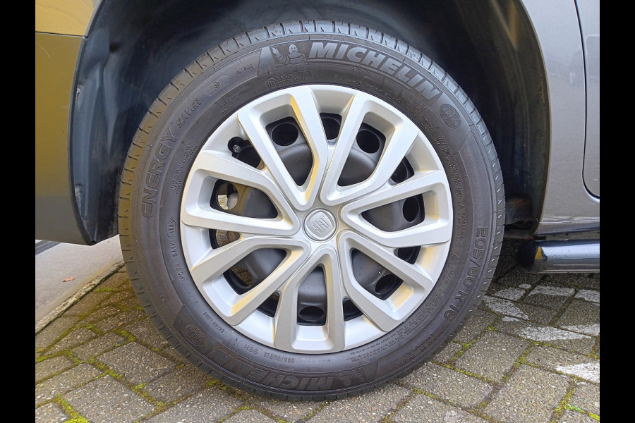 Fiat Doblò 1.5D 100pk L1 1000kg, 3-zitter, Airco, PDC, Camera, Trekhaak incl. 12 mnd BOVAG-garantie Fiat Doblò 1.5D 100pk L1 1000kg, 3-zitter, Airco, PDC, Camera, Trekhaak incl. 12 mnd BOVAG-garantie