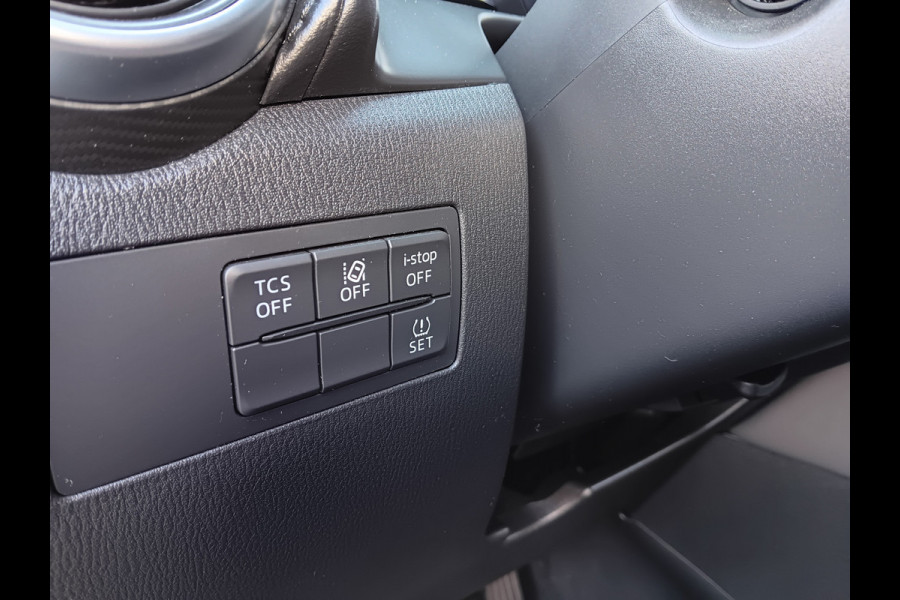 Mazda CX-3 2.0 SkyActiv-G 120 GT-Luxury AUTOMAAT, Leder, Navi, Clima, Head-up, etc. incl. 12 MND BOVAGGARANTIE Mazda CX-3 2.0 SkyActiv-G 120 GT-Luxury AUTOMAAT, Leder, Navi, Clima, Head-up, etc. incl. 12 MND BOVAGGARANTIE