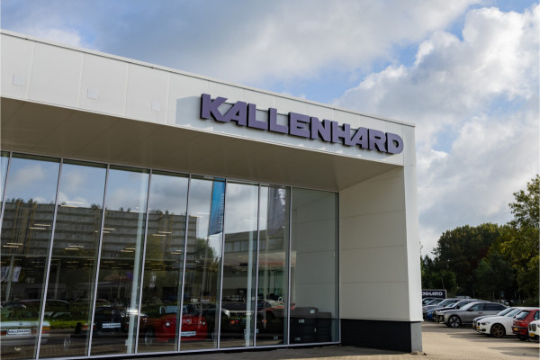 BMW 5 Serie 520i M-Sport - Comfortzetels - Camera - Hifi - Adaptief LED