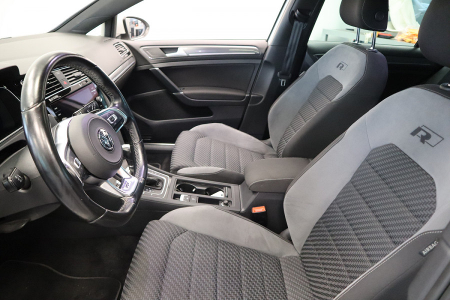 Volkswagen Golf 1.5 TSI Highline Business R 2x R-line Panoramadak Full-led