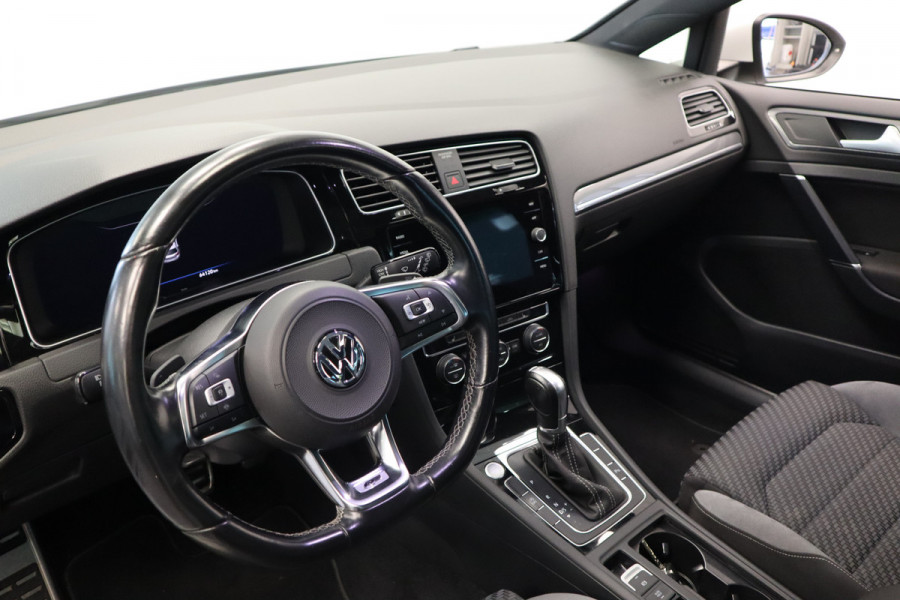 Volkswagen Golf 1.5 TSI Highline Business R 2x R-line Panoramadak Full-led