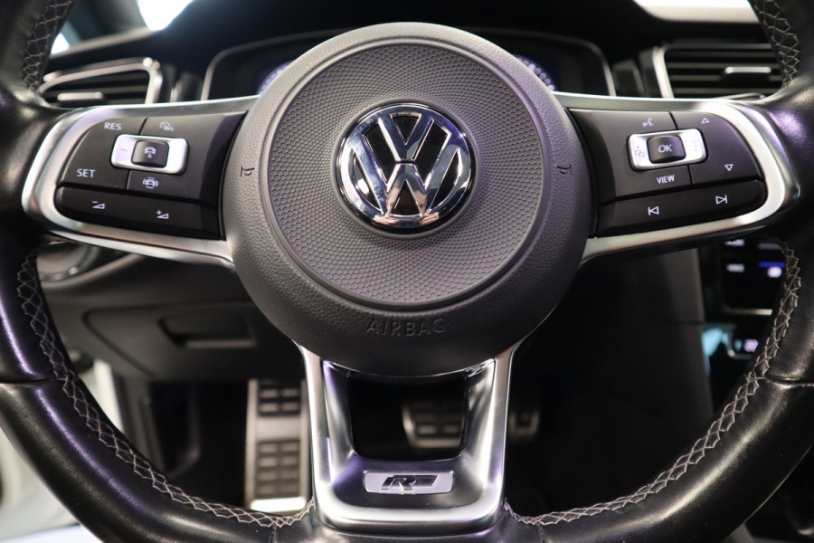 Volkswagen Golf 1.5 TSI Highline Business R 2x R-line Panoramadak Full-led