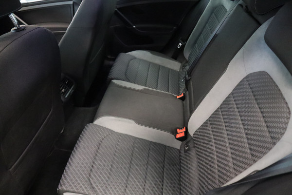 Volkswagen Golf 1.5 TSI Highline Business R 2x R-line Panoramadak Full-led
