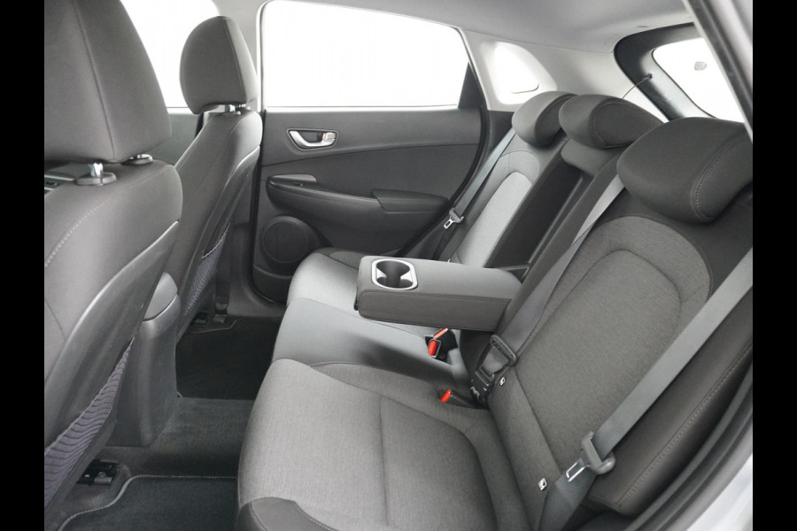 Hyundai Kona EV 64kWh 3-Fase SOH 100% Extended Range Apple Adap.Cruise Navi Digital-Dashb. Carplay Android Camera Pdc Krell®-Premium Audio Co Keyless DAB Lmv Led FCA Rijstrooksensor 17"lm Botsherkenning Highway-Assistent SpoorwisselAssist+Waarsch. ETMS Origineel Nederlandse Auto