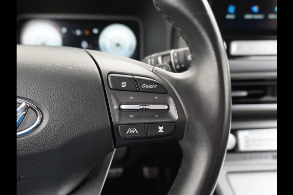 Hyundai Kona EV 64kWh 3-Fase SOH 100% Extended Range Apple Adap.Cruise Navi Digital-Dashb. Carplay Android Camera Pdc Krell®-Premium Audio Co Keyless DAB Lmv Led FCA Rijstrooksensor 17"lm Botsherkenning Highway-Assistent SpoorwisselAssist+Waarsch. ETMS Origineel Nederlandse Auto