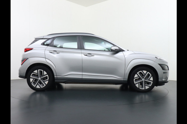 Hyundai Kona EV 64kWh 3-Fase SOH 100% Extended Range Apple Adap.Cruise Navi Digital-Dashb. Carplay Android Camera Pdc Krell®-Premium Audio Co Keyless DAB Lmv Led FCA Rijstrooksensor 17"lm Botsherkenning Highway-Assistent SpoorwisselAssist+Waarsch. ETMS Origineel Nederlandse Auto