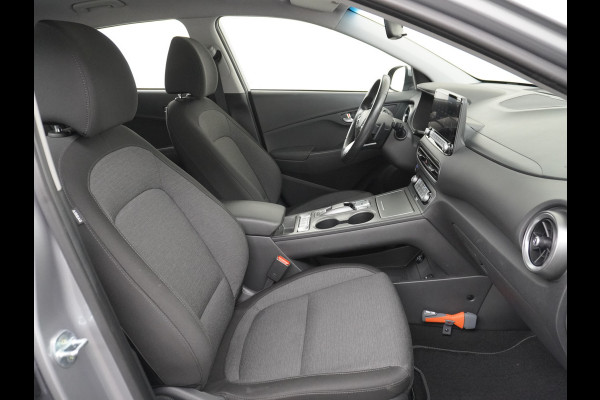 Hyundai Kona EV 64kWh 3-Fase SOH 100% Extended Range Apple Adap.Cruise Navi Digital-Dashb. Carplay Android Camera Pdc Krell®-Premium Audio Co Keyless DAB Lmv Led FCA Rijstrooksensor 17"lm Botsherkenning Highway-Assistent SpoorwisselAssist+Waarsch. ETMS Origineel Nederlandse Auto