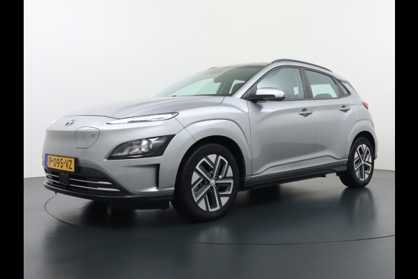 Hyundai Kona EV 64kWh 3-Fase SOH 100% Extended Range Apple Adap.Cruise Navi Digital-Dashb. Carplay Android Camera Pdc Krell®-Premium Audio Co Keyless DAB Lmv Led FCA Rijstrooksensor 17"lm Botsherkenning Highway-Assistent SpoorwisselAssist+Waarsch. ETMS Origineel Nederlandse Auto