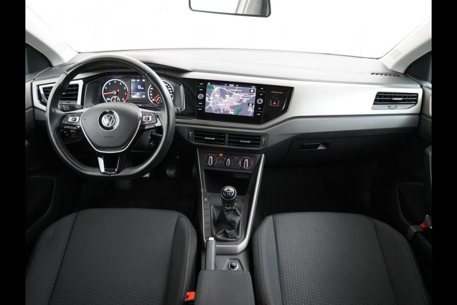 Volkswagen Polo 1.0T 96PK 5drs Adaptive Cruise Apple Carplay Android App-Connect Airco-Climatic Navi Comfortline Isofix Voicecommand DAB Front assist Lmv Executive-Pack 1e Eigenaar Origineel Nederlandse Auto EURO6 Volkswagen Polo 1.0T 96PK 5drs Adaptive Cruise Apple Carplay Android App-Connect Airco-Climatic Navi Comfortline Isofix Voicecommand DAB Front assist Lmv Executive-Pack 1e Eigenaar Origineel Nederlandse Auto EURO6
