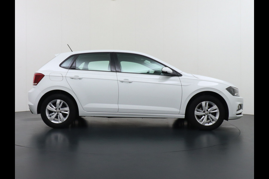 Volkswagen Polo 1.0T 96PK 5drs Adaptive Cruise Apple Carplay Android App-Connect Airco-Climatic Navi Comfortline Isofix Voicecommand DAB Front assist Lmv Executive-Pack 1e Eigenaar Origineel Nederlandse Auto EURO6 Volkswagen Polo 1.0T 96PK 5drs Adaptive Cruise Apple Carplay Android App-Connect Airco-Climatic Navi Comfortline Isofix Voicecommand DAB Front assist Lmv Executive-Pack 1e Eigenaar Origineel Nederlandse Auto EURO6