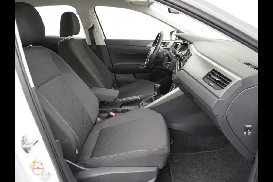 Volkswagen Polo 1.0T 96PK 5drs Adaptive Cruise Apple Carplay Android App-Connect Airco-Climatic Navi Comfortline Isofix Voicecommand DAB Front assist Lmv Executive-Pack 1e Eigenaar Origineel Nederlandse Auto EURO6 Volkswagen Polo 1.0T 96PK 5drs Adaptive Cruise Apple Carplay Android App-Connect Airco-Climatic Navi Comfortline Isofix Voicecommand DAB Front assist Lmv Executive-Pack 1e Eigenaar Origineel Nederlandse Auto EURO6