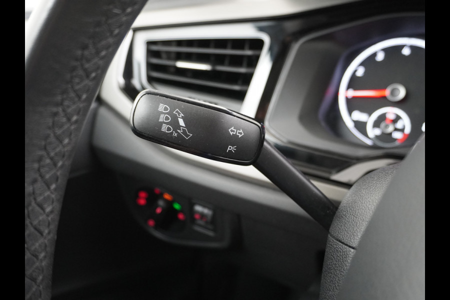 Volkswagen Polo 1.0T 96PK 5drs Adaptive Cruise Apple Carplay Android App-Connect Airco-Climatic Navi Comfortline Isofix Voicecommand DAB Front assist Lmv Executive-Pack 1e Eigenaar Origineel Nederlandse Auto EURO6 Volkswagen Polo 1.0T 96PK 5drs Adaptive Cruise Apple Carplay Android App-Connect Airco-Climatic Navi Comfortline Isofix Voicecommand DAB Front assist Lmv Executive-Pack 1e Eigenaar Origineel Nederlandse Auto EURO6