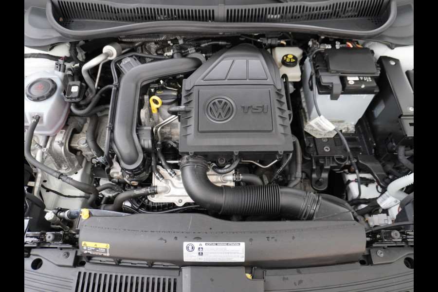 Volkswagen Polo 1.0T 96PK 5drs Adaptive Cruise Apple Carplay Android App-Connect Airco-Climatic Navi Comfortline Isofix Voicecommand DAB Front assist Lmv Executive-Pack 1e Eigenaar Origineel Nederlandse Auto EURO6 Volkswagen Polo 1.0T 96PK 5drs Adaptive Cruise Apple Carplay Android App-Connect Airco-Climatic Navi Comfortline Isofix Voicecommand DAB Front assist Lmv Executive-Pack 1e Eigenaar Origineel Nederlandse Auto EURO6