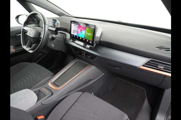 CUPRA Born Adrenaline One 62kWh 3 Fase 204PK SOH 92% Sport Stoelen+Verwarmd Apple Carplay Android Adap.Cruise Navi Camera 19" Pdc-a+v LED ParkAssist Ecc Keyless Advanced Front assist Sport-Onderstel Onlineservices Privacy Glas E-sound luidspr v e-call Led AEB Bots-Waarsch. ASR ESP Uitwijk-Assistent Verkeersbord-Detectie Origineel Nederlandse Auto thuis tot 11kwh laden! CUPRA Born Adrenaline One 62kWh 3 Fase 204PK SOH 92% Sport Stoelen+Verwarmd Apple Carplay Android Adap.Cruise Navi Camera 19" Pdc-a+v LED ParkAssist Ecc Keyless Advanced Front assist Sport-Onderstel Onlineservices Privacy Glas E-sound luidspr v e-call Led AEB Bots-Waarsch. ASR ESP Uitwijk-Assistent Verkeersbord-Detectie Origineel Nederlandse Auto thuis tot 11kwh laden!