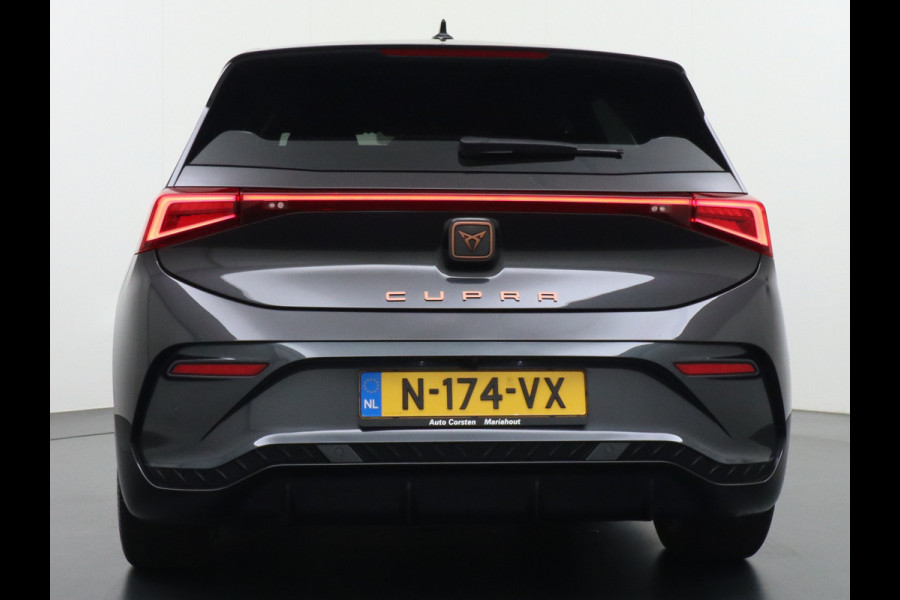 CUPRA Born Adrenaline One 62kWh 3 Fase 204PK SOH 92% Sport Stoelen+Verwarmd Apple Carplay Android Adap.Cruise Navi Camera 19" Pdc-a+v LED ParkAssist Ecc Keyless Advanced Front assist Sport-Onderstel Onlineservices Privacy Glas E-sound luidspr v e-call Led AEB Bots-Waarsch. ASR ESP Uitwijk-Assistent Verkeersbord-Detectie Origineel Nederlandse Auto thuis tot 11kwh laden! CUPRA Born Adrenaline One 62kWh 3 Fase 204PK SOH 92% Sport Stoelen+Verwarmd Apple Carplay Android Adap.Cruise Navi Camera 19" Pdc-a+v LED ParkAssist Ecc Keyless Advanced Front assist Sport-Onderstel Onlineservices Privacy Glas E-sound luidspr v e-call Led AEB Bots-Waarsch. ASR ESP Uitwijk-Assistent Verkeersbord-Detectie Origineel Nederlandse Auto thuis tot 11kwh laden!