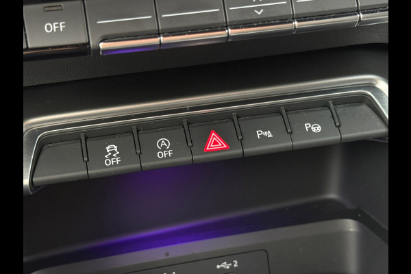 Audi A3 Limousine 35 TFSI 150PK S Line Virtual|Matrix|Sportstoel|Sfeerverlichting Audi A3 Limousine 35 TFSI 150PK S Line Virtual|Matrix|Sportstoel|Sfeerverlichting
