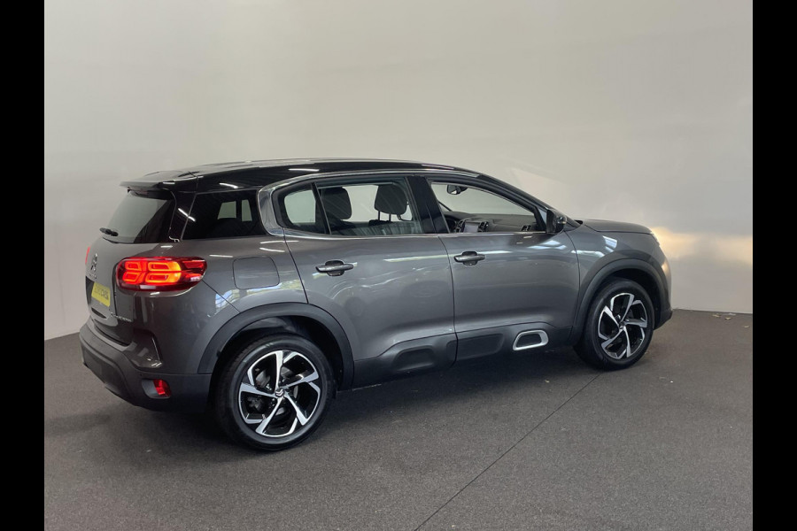 Citroën C5 Aircross 1.2 PureTech 130pk Feel Auto. Navigatie Apple Carplay/ Android Auto Parkeersensoren Cruise Control Climate Control Lichtmetalen velgen Citroën C5 Aircross 1.2 PureTech 130pk Feel Auto. Navigatie Apple Carplay/ Android Auto Parkeersensoren Cruise Control Climate Control Lichtmetalen velgen