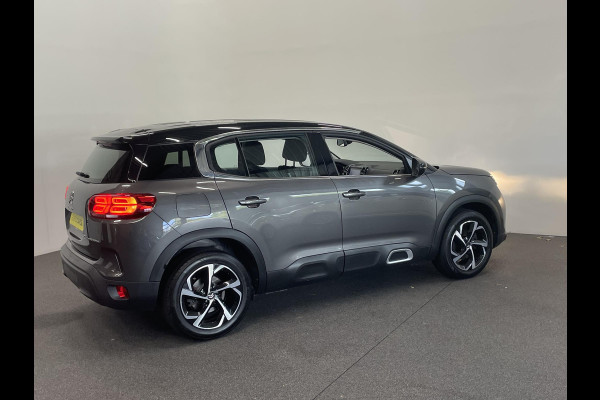 Citroën C5 Aircross 1.2 PureTech 130pk Feel Auto. Navigatie Apple Carplay/ Android Auto Parkeersensoren Cruise Control Climate Control Lichtmetalen velgen Citroën C5 Aircross 1.2 PureTech 130pk Feel Auto. Navigatie Apple Carplay/ Android Auto Parkeersensoren Cruise Control Climate Control Lichtmetalen velgen