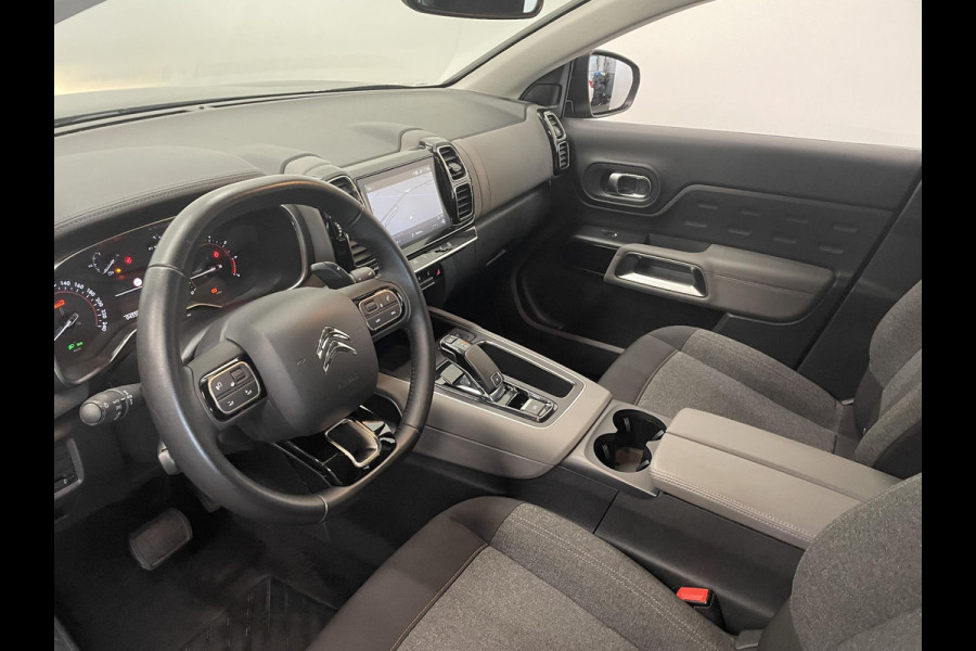 Citroën C5 Aircross 1.2 PureTech 130pk Feel Auto. Navigatie Apple Carplay/ Android Auto Parkeersensoren Cruise Control Climate Control Lichtmetalen velgen Citroën C5 Aircross 1.2 PureTech 130pk Feel Auto. Navigatie Apple Carplay/ Android Auto Parkeersensoren Cruise Control Climate Control Lichtmetalen velgen