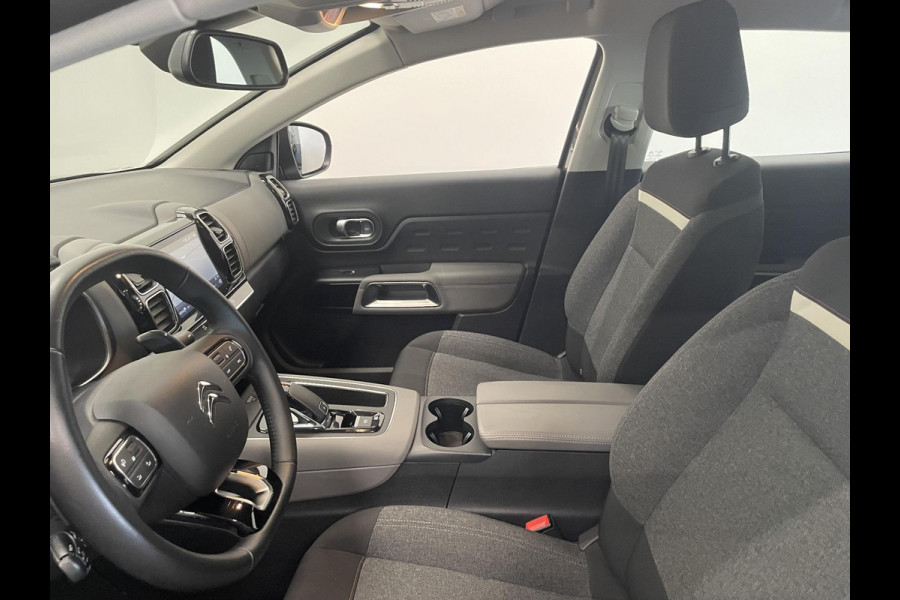 Citroën C5 Aircross 1.2 PureTech 130pk Feel Auto. Navigatie Apple Carplay/ Android Auto Parkeersensoren Cruise Control Climate Control Lichtmetalen velgen Citroën C5 Aircross 1.2 PureTech 130pk Feel Auto. Navigatie Apple Carplay/ Android Auto Parkeersensoren Cruise Control Climate Control Lichtmetalen velgen