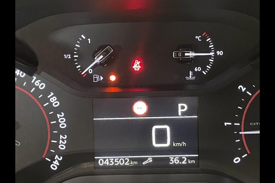 Citroën C5 Aircross 1.2 PureTech 130pk Feel Auto. Navigatie Apple Carplay/ Android Auto Parkeersensoren Cruise Control Climate Control Lichtmetalen velgen Citroën C5 Aircross 1.2 PureTech 130pk Feel Auto. Navigatie Apple Carplay/ Android Auto Parkeersensoren Cruise Control Climate Control Lichtmetalen velgen