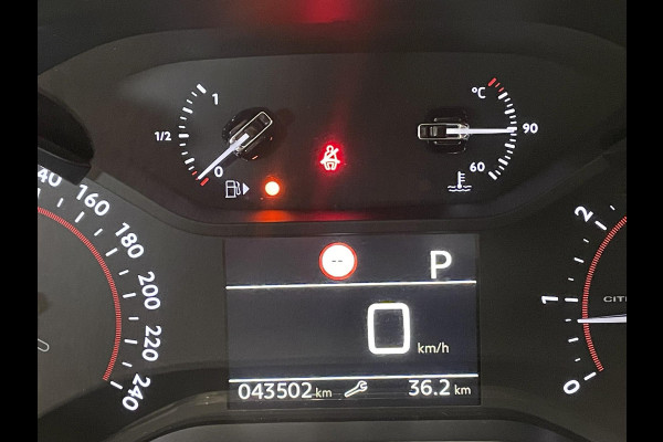 Citroën C5 Aircross 1.2 PureTech 130pk Feel Auto. Navigatie Apple Carplay/ Android Auto Parkeersensoren Cruise Control Climate Control Lichtmetalen velgen Citroën C5 Aircross 1.2 PureTech 130pk Feel Auto. Navigatie Apple Carplay/ Android Auto Parkeersensoren Cruise Control Climate Control Lichtmetalen velgen