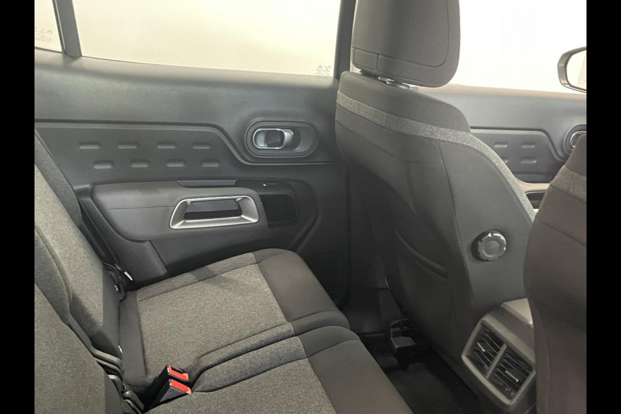 Citroën C5 Aircross 1.2 PureTech 130pk Feel Auto. Navigatie Apple Carplay/ Android Auto Parkeersensoren Cruise Control Climate Control Lichtmetalen velgen Citroën C5 Aircross 1.2 PureTech 130pk Feel Auto. Navigatie Apple Carplay/ Android Auto Parkeersensoren Cruise Control Climate Control Lichtmetalen velgen