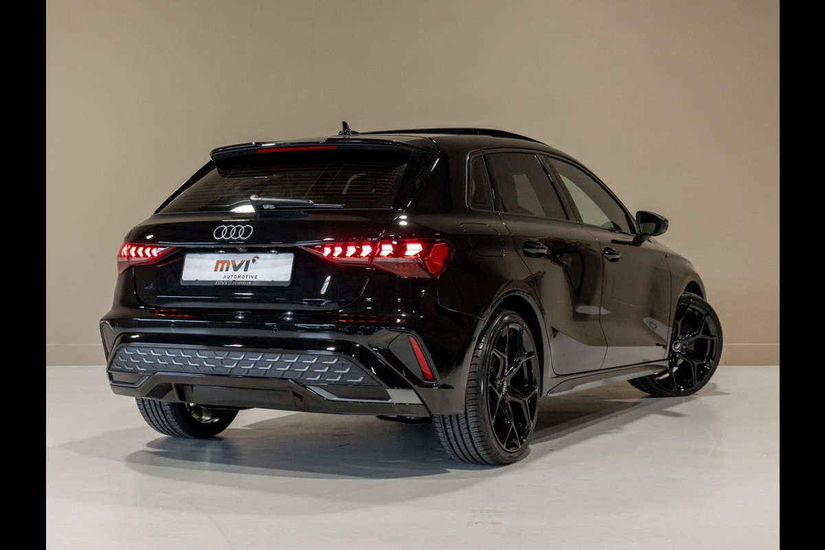 Audi A3 Sportback 35 TFSI S edition / 150pk / Panorama dak / Sonos / Achteruitrij camera /