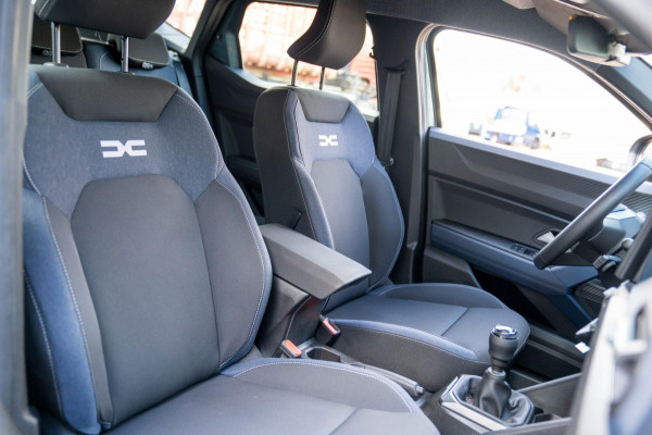 Dacia Duster 1.2 TCe 130 mild hybrid Expression | Prijs rijklaar incl. 12 mnd garantie | Navi Stoelverw Led Camera