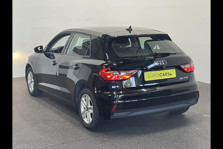 Audi A1 Sportback 1.0 TFSI 95pk AUT NAV Navigatie Apple Carplay/Android Auto Parkeersensoren Cruise Control Virtual Cockpit Climate Control Lichtmetalen velgen Audi A1 Sportback 1.0 TFSI 95pk AUT NAV Navigatie Apple Carplay/Android Auto Parkeersensoren Cruise Control Virtual Cockpit Climate Control Lichtmetalen velgen