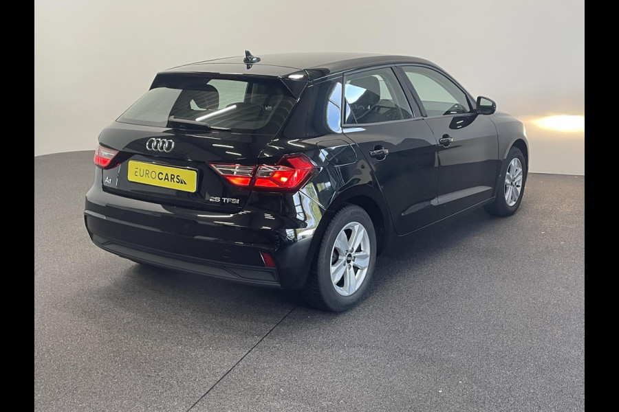 Audi A1 Sportback 1.0 TFSI 95pk AUT NAV Navigatie Apple Carplay/Android Auto Parkeersensoren Cruise Control Virtual Cockpit Climate Control Lichtmetalen velgen Audi A1 Sportback 1.0 TFSI 95pk AUT NAV Navigatie Apple Carplay/Android Auto Parkeersensoren Cruise Control Virtual Cockpit Climate Control Lichtmetalen velgen