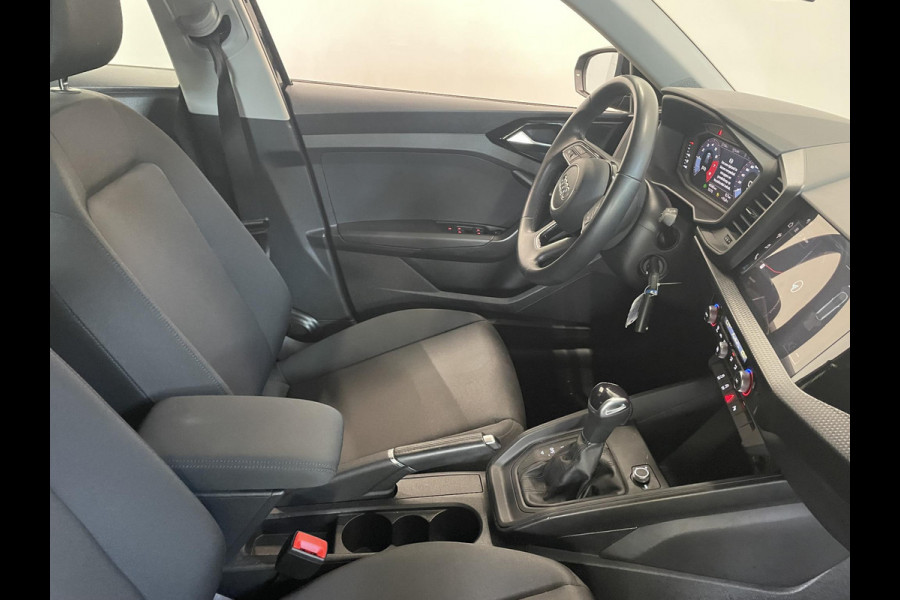 Audi A1 Sportback 1.0 TFSI 95pk AUT NAV Navigatie Apple Carplay/Android Auto Parkeersensoren Cruise Control Virtual Cockpit Climate Control Lichtmetalen velgen Audi A1 Sportback 1.0 TFSI 95pk AUT NAV Navigatie Apple Carplay/Android Auto Parkeersensoren Cruise Control Virtual Cockpit Climate Control Lichtmetalen velgen