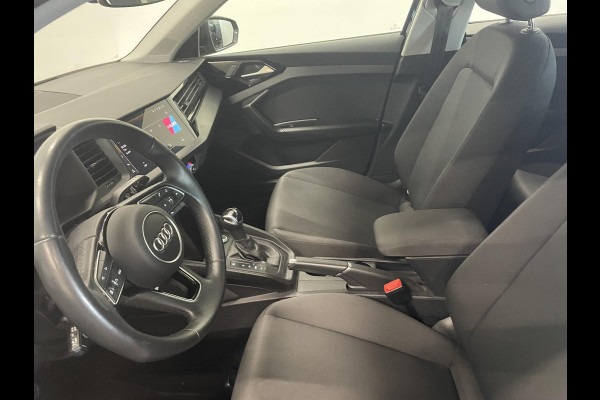 Audi A1 Sportback 1.0 TFSI 95pk AUT NAV Navigatie Apple Carplay/Android Auto Parkeersensoren Cruise Control Virtual Cockpit Climate Control Lichtmetalen velgen Audi A1 Sportback 1.0 TFSI 95pk AUT NAV Navigatie Apple Carplay/Android Auto Parkeersensoren Cruise Control Virtual Cockpit Climate Control Lichtmetalen velgen