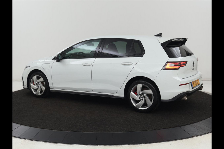 Volkswagen Golf 1.4 eHybrid GTE | Camera | Adaptive cruise | Carplay | Navigatie | Sportstoelen | Full LED | Sfeerverlichting | PHEV Volkswagen Golf 1.4 eHybrid GTE | Camera | Adaptive cruise | Carplay | Navigatie | Sportstoelen | Full LED | Sfeerverlichting | PHEV