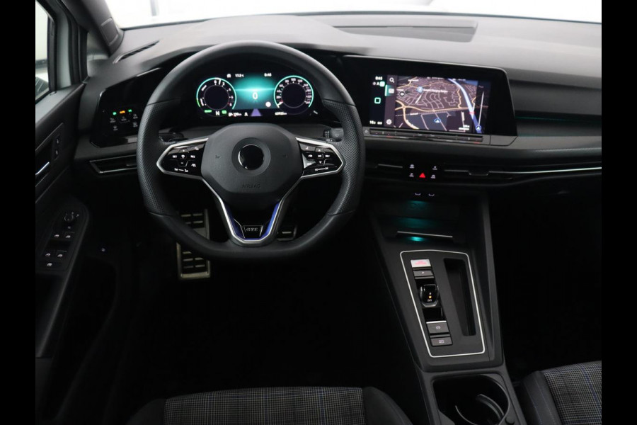 Volkswagen Golf 1.4 eHybrid GTE | Camera | Adaptive cruise | Carplay | Navigatie | Sportstoelen | Full LED | Sfeerverlichting | PHEV Volkswagen Golf 1.4 eHybrid GTE | Camera | Adaptive cruise | Carplay | Navigatie | Sportstoelen | Full LED | Sfeerverlichting | PHEV