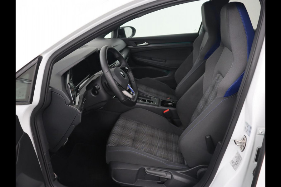 Volkswagen Golf 1.4 eHybrid GTE | Camera | Adaptive cruise | Carplay | Navigatie | Sportstoelen | Full LED | Sfeerverlichting | PHEV Volkswagen Golf 1.4 eHybrid GTE | Camera | Adaptive cruise | Carplay | Navigatie | Sportstoelen | Full LED | Sfeerverlichting | PHEV