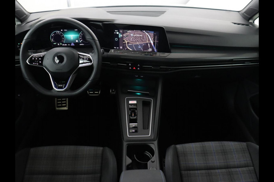 Volkswagen Golf 1.4 eHybrid GTE | Camera | Adaptive cruise | Carplay | Navigatie | Sportstoelen | Full LED | Sfeerverlichting | PHEV Volkswagen Golf 1.4 eHybrid GTE | Camera | Adaptive cruise | Carplay | Navigatie | Sportstoelen | Full LED | Sfeerverlichting | PHEV
