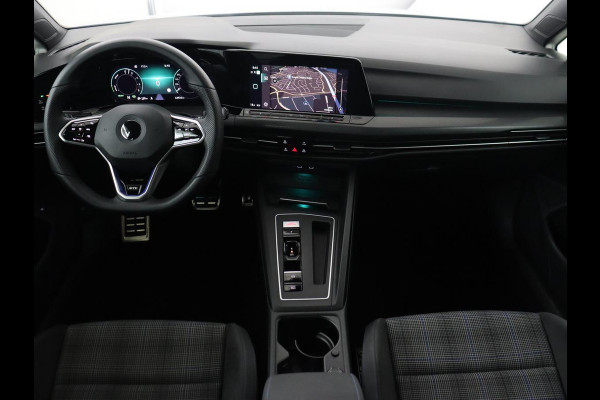 Volkswagen Golf 1.4 eHybrid GTE | Camera | Adaptive cruise | Carplay | Navigatie | Sportstoelen | Full LED | Sfeerverlichting | PHEV Volkswagen Golf 1.4 eHybrid GTE | Camera | Adaptive cruise | Carplay | Navigatie | Sportstoelen | Full LED | Sfeerverlichting | PHEV