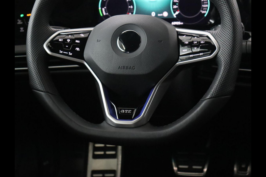 Volkswagen Golf 1.4 eHybrid GTE | Camera | Adaptive cruise | Carplay | Navigatie | Sportstoelen | Full LED | Sfeerverlichting | PHEV Volkswagen Golf 1.4 eHybrid GTE | Camera | Adaptive cruise | Carplay | Navigatie | Sportstoelen | Full LED | Sfeerverlichting | PHEV