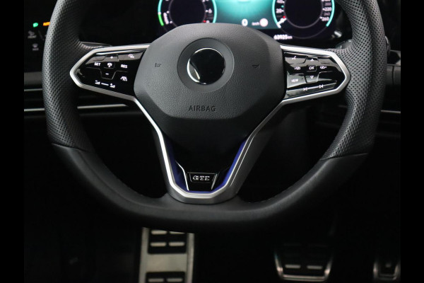 Volkswagen Golf 1.4 eHybrid GTE | Camera | Adaptive cruise | Carplay | Navigatie | Sportstoelen | Full LED | Sfeerverlichting | PHEV Volkswagen Golf 1.4 eHybrid GTE | Camera | Adaptive cruise | Carplay | Navigatie | Sportstoelen | Full LED | Sfeerverlichting | PHEV