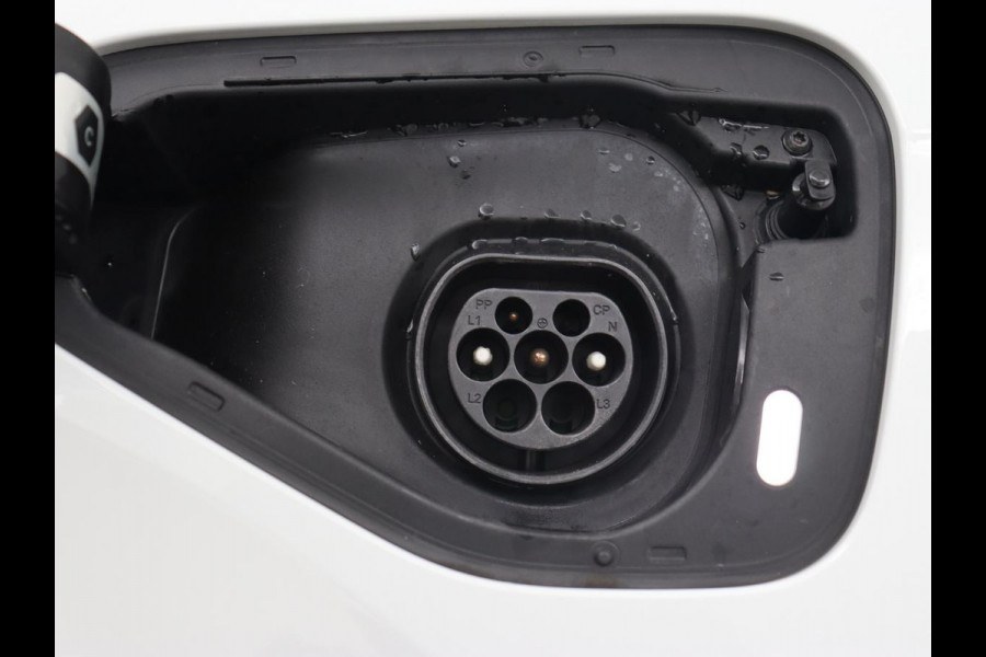 Volkswagen Golf 1.4 eHybrid GTE | Camera | Adaptive cruise | Carplay | Navigatie | Sportstoelen | Full LED | Sfeerverlichting | PHEV Volkswagen Golf 1.4 eHybrid GTE | Camera | Adaptive cruise | Carplay | Navigatie | Sportstoelen | Full LED | Sfeerverlichting | PHEV
