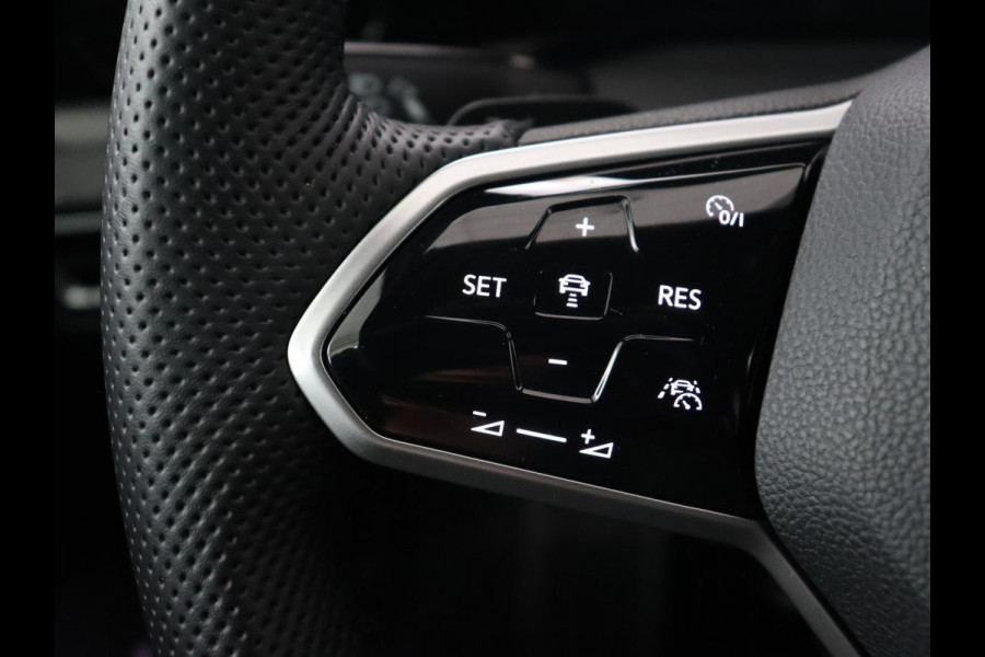 Volkswagen Golf 1.4 eHybrid GTE | Camera | Adaptive cruise | Carplay | Navigatie | Sportstoelen | Full LED | Sfeerverlichting | PHEV Volkswagen Golf 1.4 eHybrid GTE | Camera | Adaptive cruise | Carplay | Navigatie | Sportstoelen | Full LED | Sfeerverlichting | PHEV