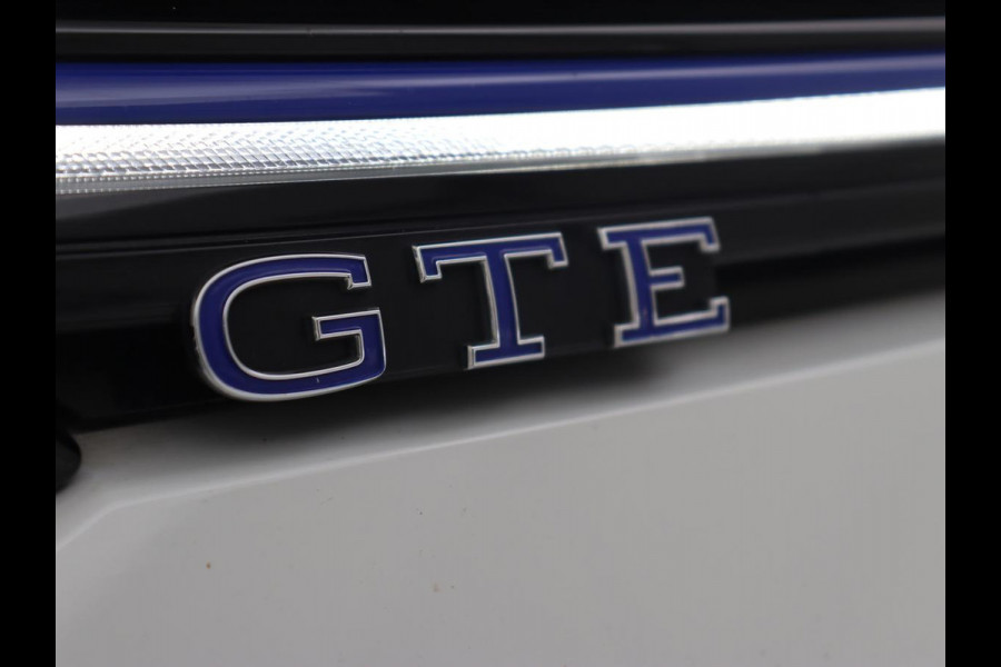 Volkswagen Golf 1.4 eHybrid GTE | Camera | Adaptive cruise | Carplay | Navigatie | Sportstoelen | Full LED | Sfeerverlichting | PHEV Volkswagen Golf 1.4 eHybrid GTE | Camera | Adaptive cruise | Carplay | Navigatie | Sportstoelen | Full LED | Sfeerverlichting | PHEV