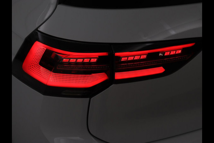 Volkswagen Golf 1.4 eHybrid GTE | Camera | Adaptive cruise | Carplay | Navigatie | Sportstoelen | Full LED | Sfeerverlichting | PHEV Volkswagen Golf 1.4 eHybrid GTE | Camera | Adaptive cruise | Carplay | Navigatie | Sportstoelen | Full LED | Sfeerverlichting | PHEV