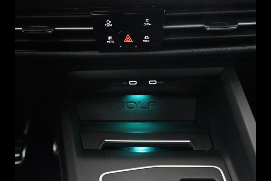 Volkswagen Golf 1.4 eHybrid GTE | Camera | Adaptive cruise | Carplay | Navigatie | Sportstoelen | Full LED | Sfeerverlichting | PHEV Volkswagen Golf 1.4 eHybrid GTE | Camera | Adaptive cruise | Carplay | Navigatie | Sportstoelen | Full LED | Sfeerverlichting | PHEV