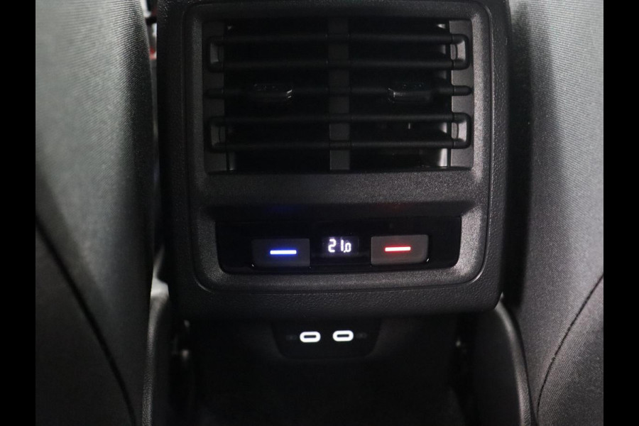 Volkswagen Golf 1.4 eHybrid GTE | Camera | Adaptive cruise | Carplay | Navigatie | Sportstoelen | Full LED | Sfeerverlichting | PHEV Volkswagen Golf 1.4 eHybrid GTE | Camera | Adaptive cruise | Carplay | Navigatie | Sportstoelen | Full LED | Sfeerverlichting | PHEV